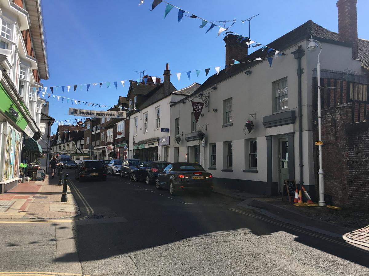Morleys - Located In The Heart Of By Huluki Sussex 3* Hurstpierpoint