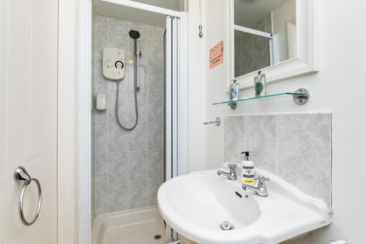 Pensión Morleys - Located In The Heart Of By Huluki Sussex 3*